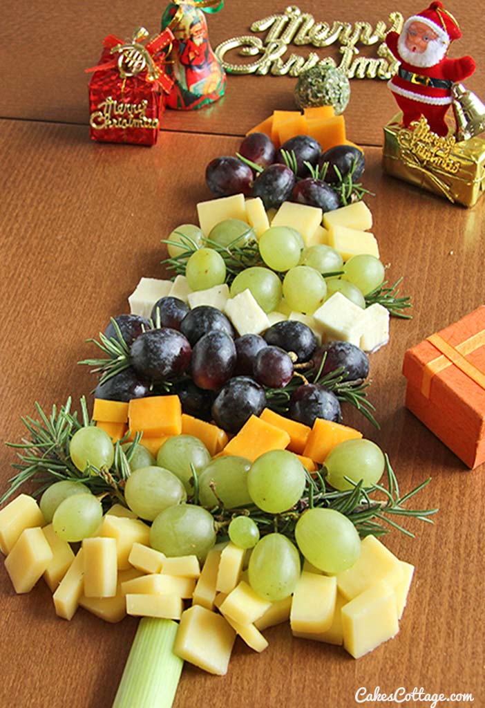 Christmas Tree Cheese Board - Cakescottage