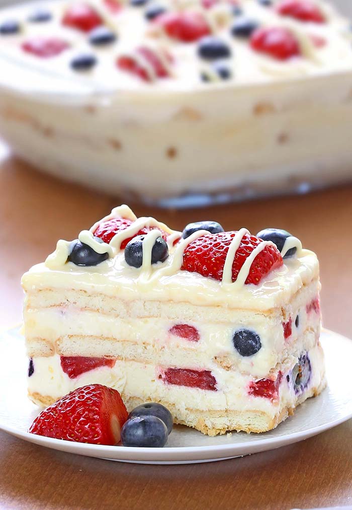 No Bake Summer Berry Icebox Cake - Cakescottage