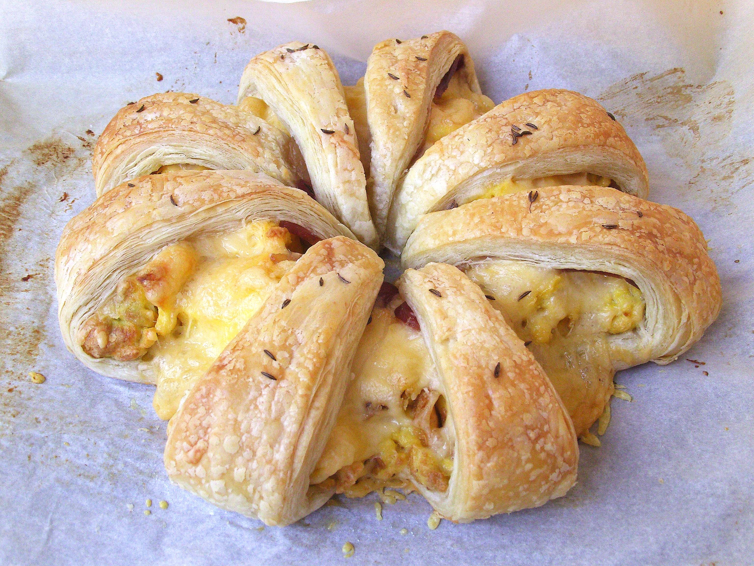 Crescent Roll Breakfast Ring - It Is a Keeper