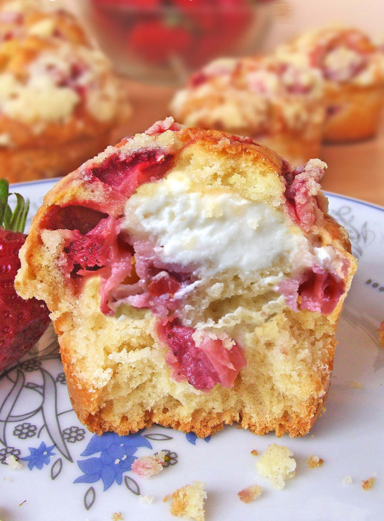 Strawberry Cheesecake Muffins
