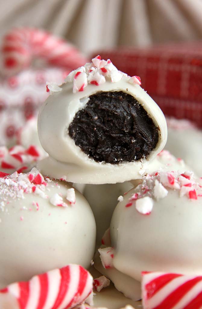 Candy Cane Oreo Truffles - Cakescottage