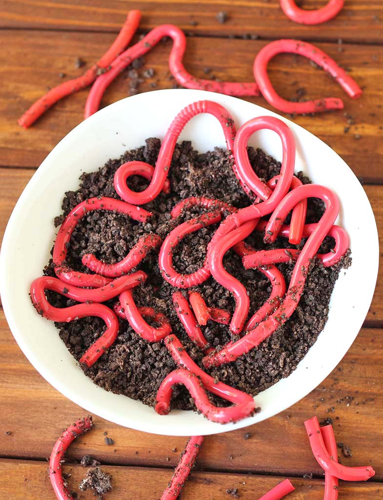 Jelly Worms with Oreo Dirt - Cakescottage