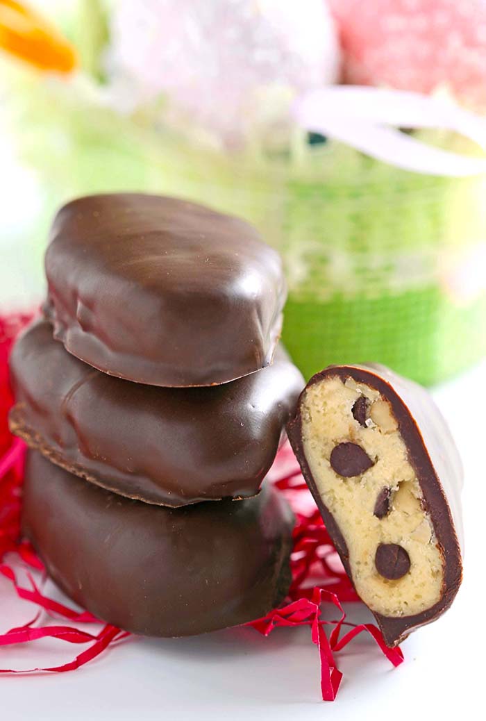 Chocolate chip Cookie Dough Truffles now in a new, special Easter Edition - in the shape of an egg, creamy inside, crunchy on the outside - do I need to say more ? 