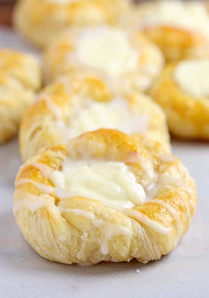 Easy Cream Cheese Danish X HELLME