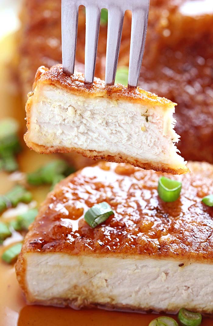 Double dipped and deliciously crunchy pork chops, coated in a sticky honey garlic sauce that is out of this world. So good, you’ll want to use this sauce on everything!