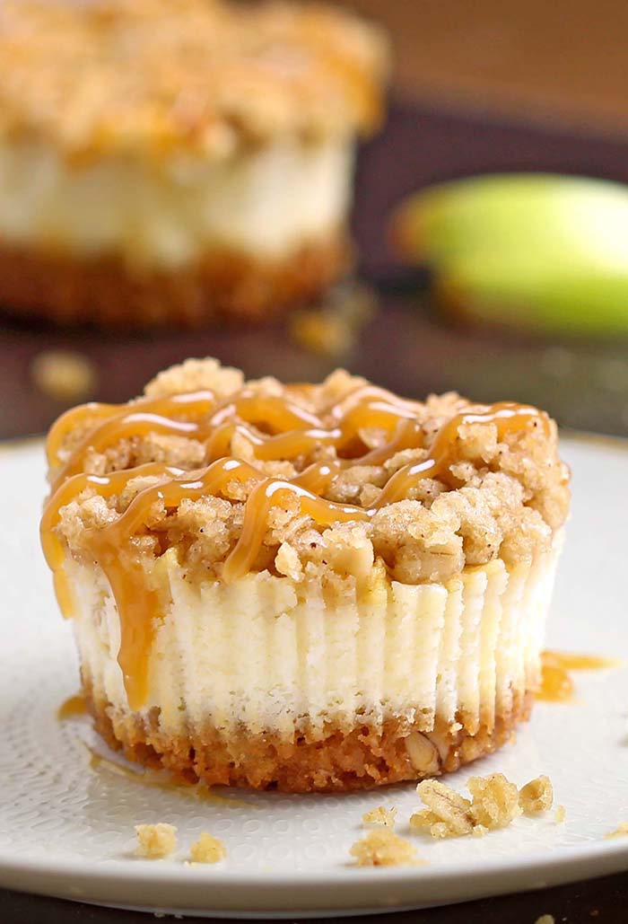 Caramel Apple Crisp Mini Cheesecakes