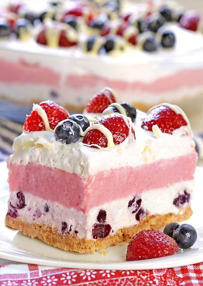 a perfect red, white, and blue no bake summer berry delight for your Memorial Day, 4th of July BBQ’s or any family get-togethers…