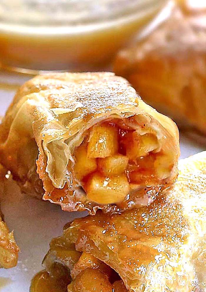 https://cakescottage.com/wp-content/uploads/2017/09/apple-egg-rolls-a3.jpg