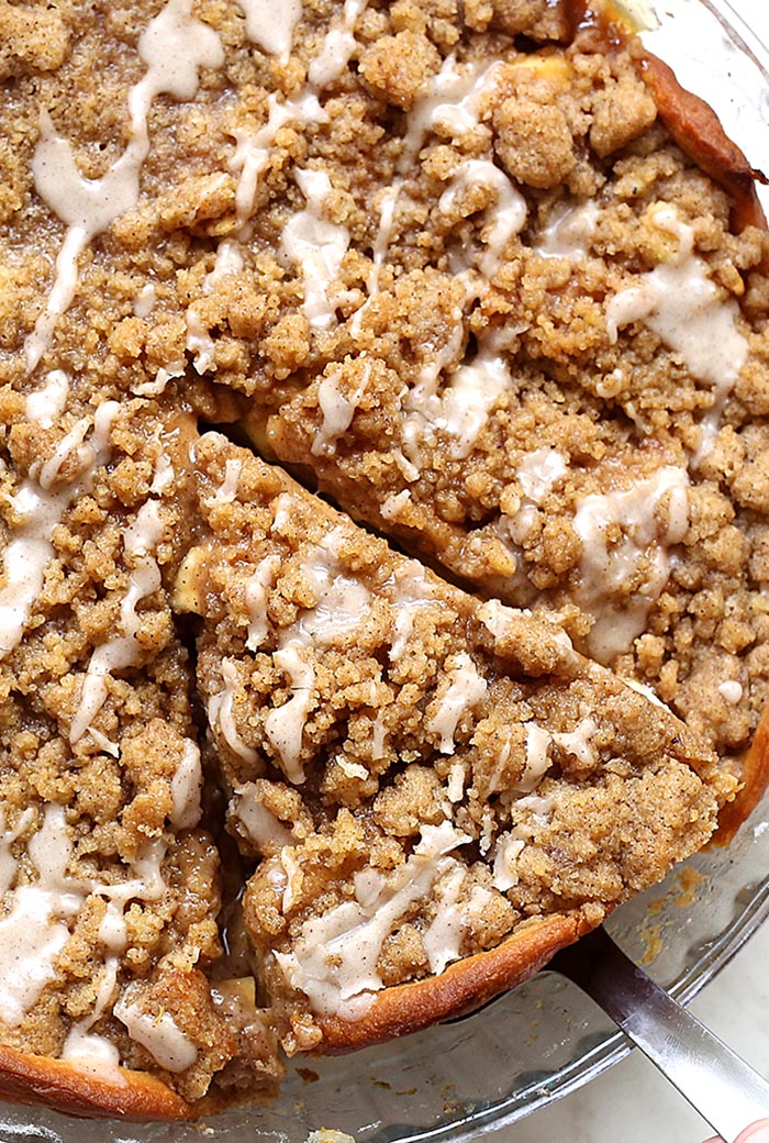 Delicious Cinnamon Roll Apple Pie that uses homemade apple pie filling, refrigerated cinnamon rolls, and crumb topping to create a delectable, easy FALL Dessert.