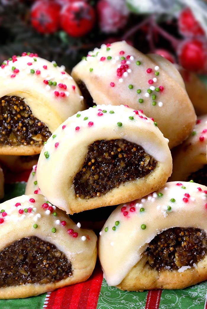Nothing gets you in the Christmas spirit quite like making these Christmas Italian Fig Cookies, and *all* the sprinkles.