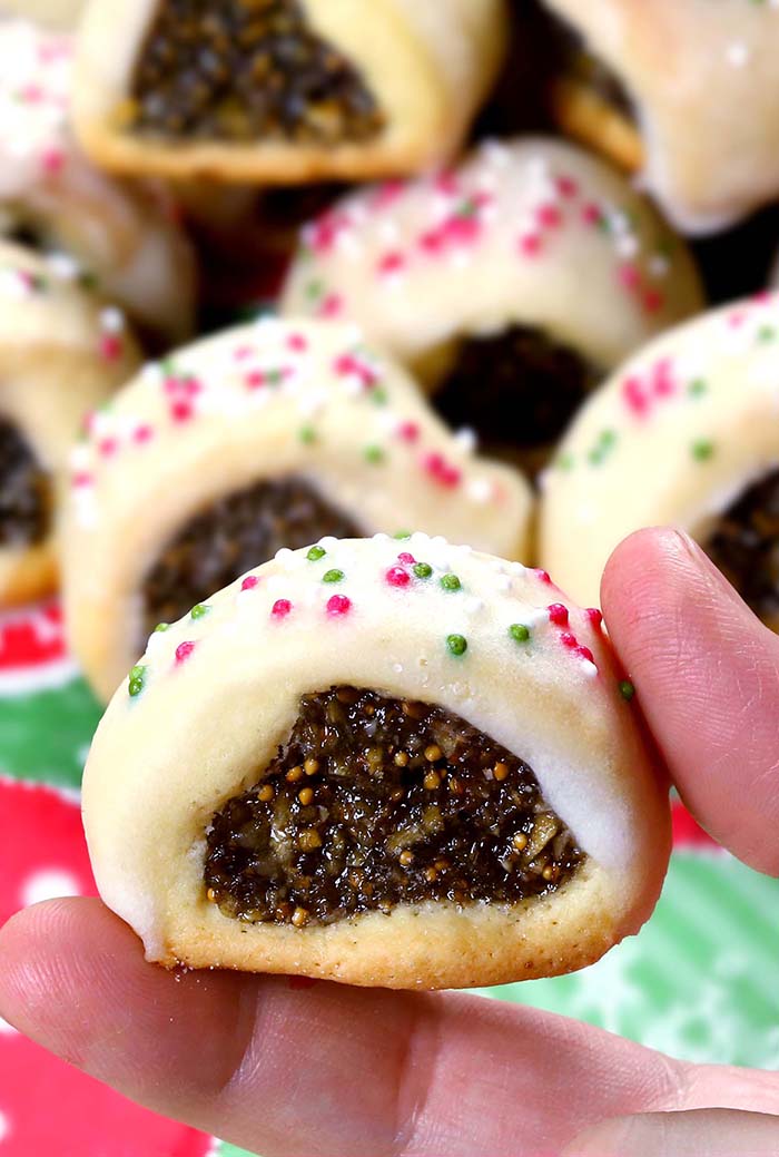 Nothing gets you in the Christmas spirit quite like making these Christmas Italian Fig Cookies, and *all* the sprinkles.