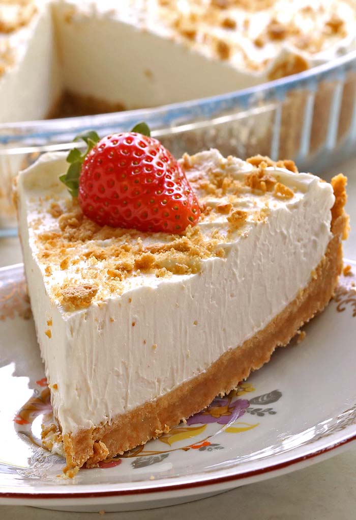 The BEST NO BAKE PIE you will ever have! Light and fluffy texture, very smooth consistency and a melt-in-your-mouth kind of bite.