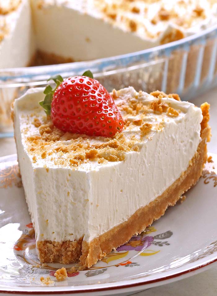 The BEST NO BAKE PIE you will ever have! Light and fluffy texture, very smooth consistency and a melt-in-your-mouth kind of bite.