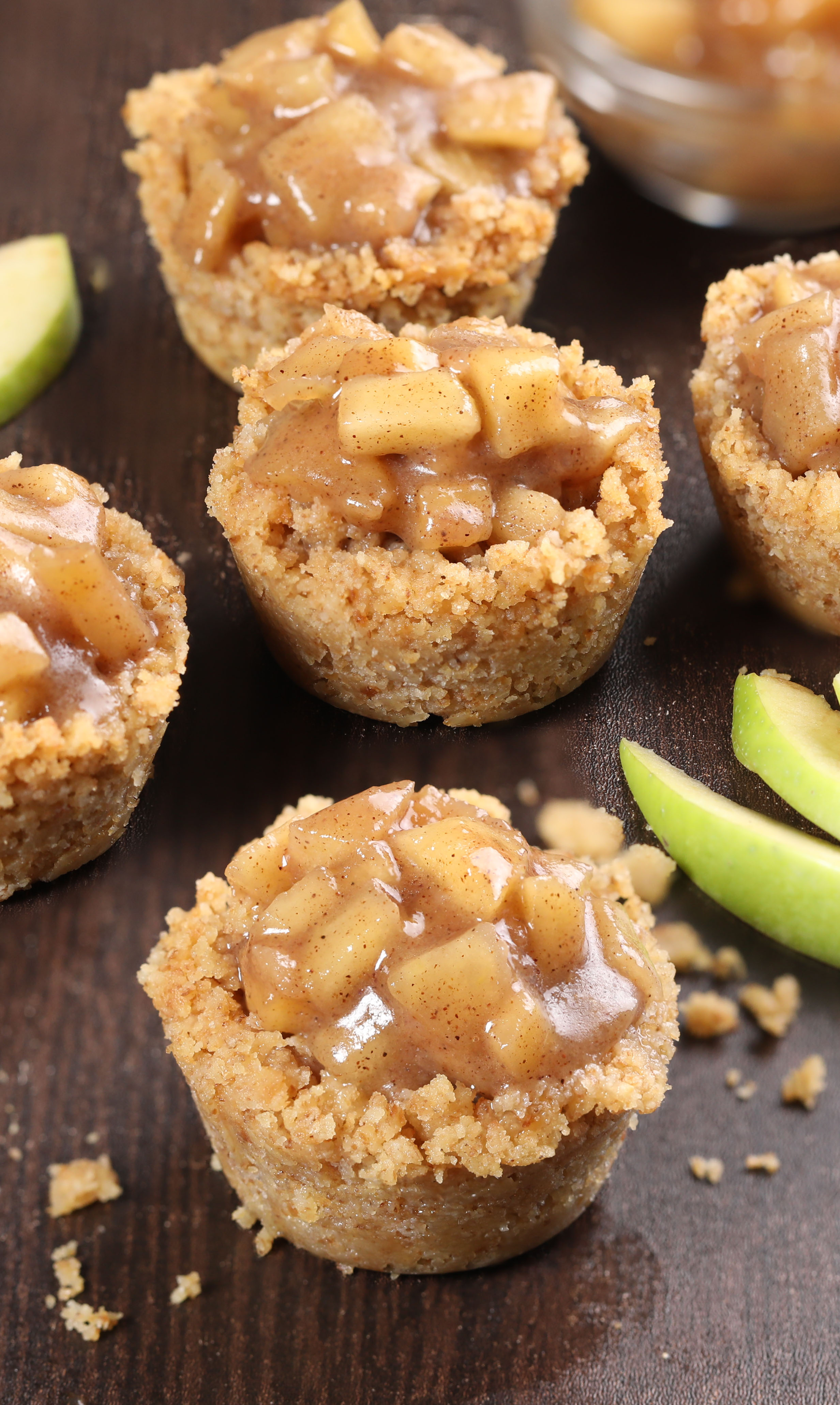 Apple Crisp Bites – A little bite of heaven! Crispy baked oatmeal cookie crust on the outside, soft apple pie on the inside! You’ll be enjoying this awesome dessert in about 30 minutes.