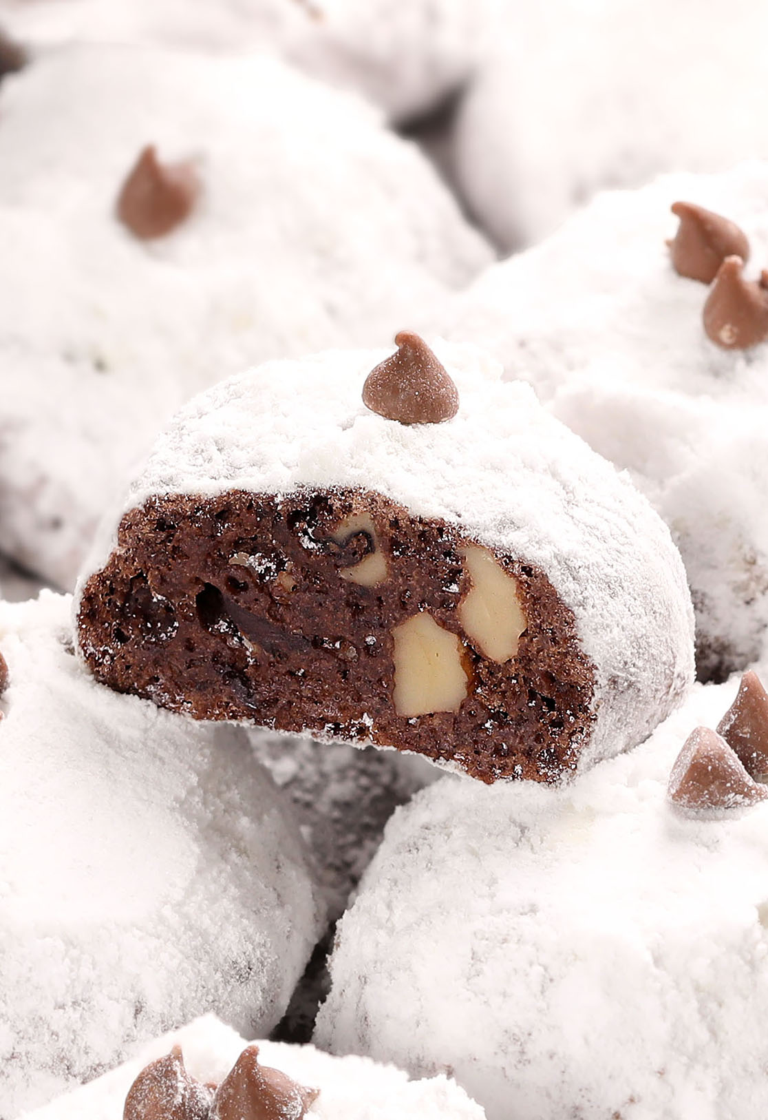 For all Christmas Chocolate lovers, these rich, melt-in-your-mouth Double Chocolate Snowball Cookies are absolutely the recipe to try!