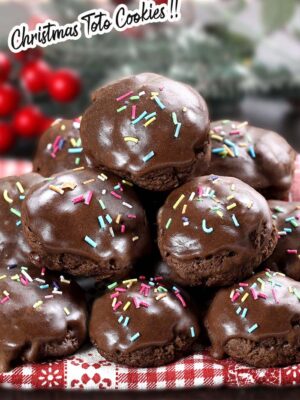 Italian Chocolate Cookies, Sicilian chocolate spice cookies, toto cookies, meatball cookies, whatever your family calls them you’ll be sure to find these traditional Italian cookies on many special occasions and holiday cookie trays.